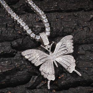 Women's Butterfly rhinestone pendant necklace NEW